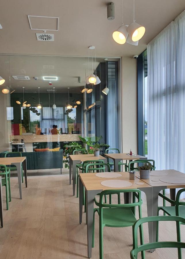 Marida Hotel Satu Mare Extérieur photo
